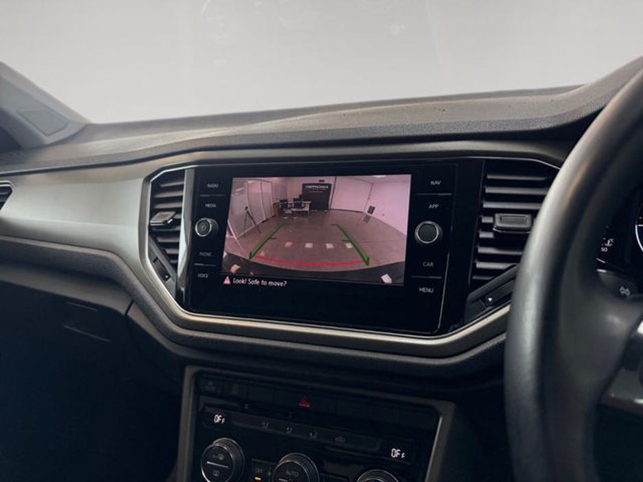 2021 Volkswagen T-Roc - image 13