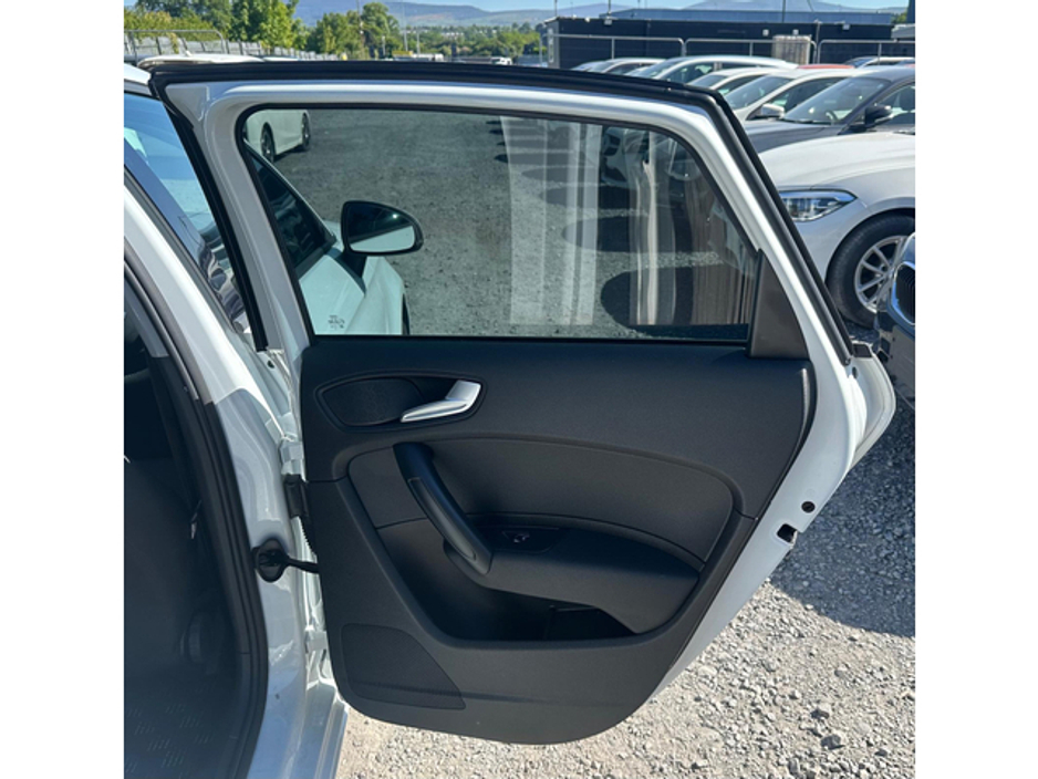 2015 Audi A1 - image 11