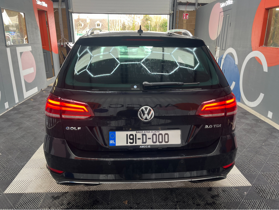 2019 Volkswagen Golf - image 3