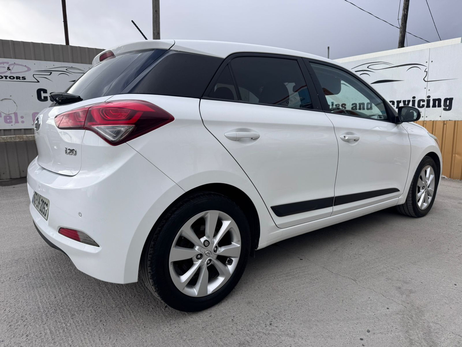 2016 Hyundai i20 - image 8