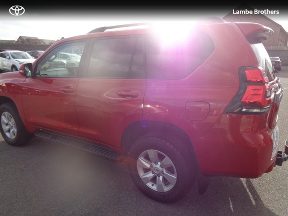 2022 Toyota Landcruiser - image 14