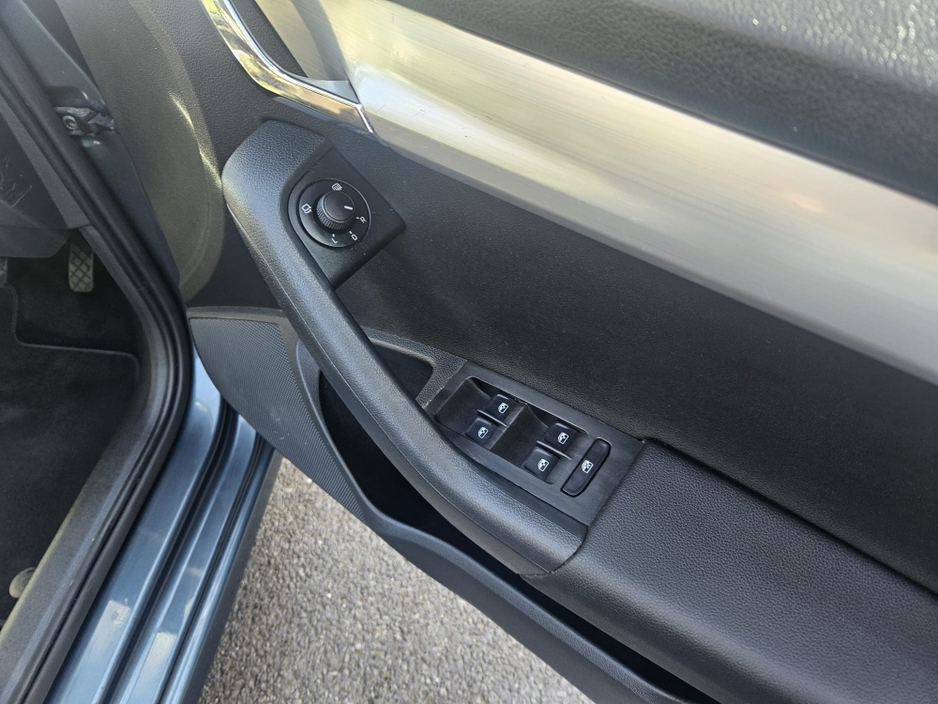 2017 Skoda Octavia - image 15