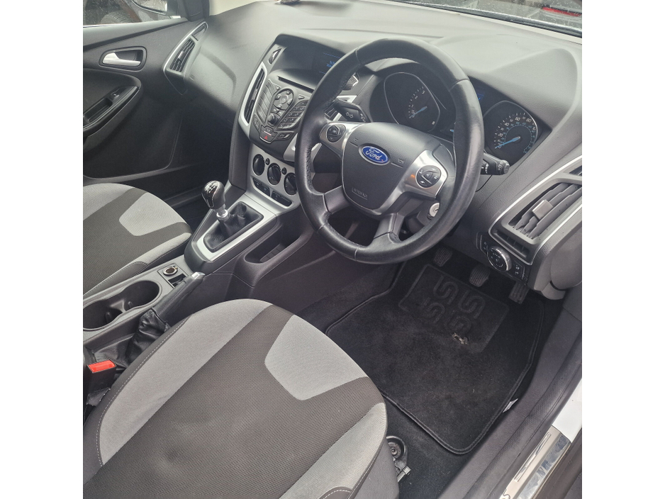 2013 Ford Focus - image 12