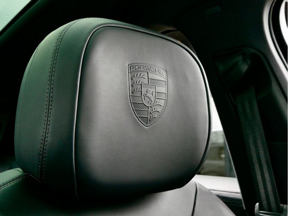 2025 Porsche Cayenne - image 27