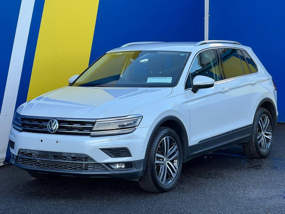 2018 Volkswagen Tiguan HIGHLINE 2.0 TDI 4MOTION // LEATHER HEATED SEATS // DIGITAL CLUSTER //360 SURROUND PARKING CAMERAS €26,900