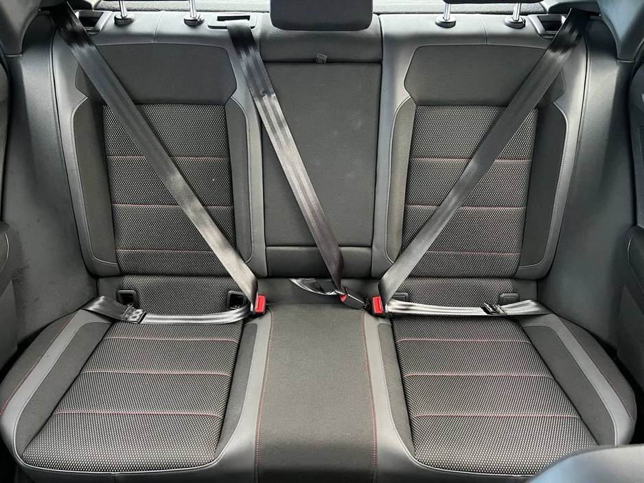 2020 Volkswagen T-Roc SPORT 2.0 TDI // APPLE CARPLAY/ANDROID AUTO // DUAL ZONE CLIMATE CONTROL // 18" ALLOYS €24,900