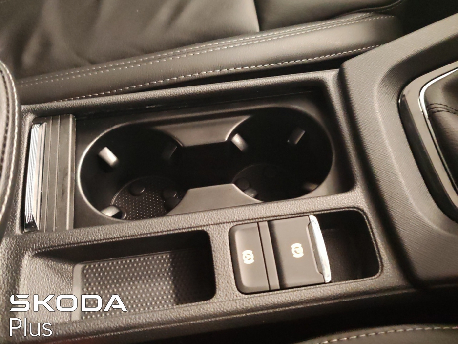 2023 Skoda Octavia - image 36