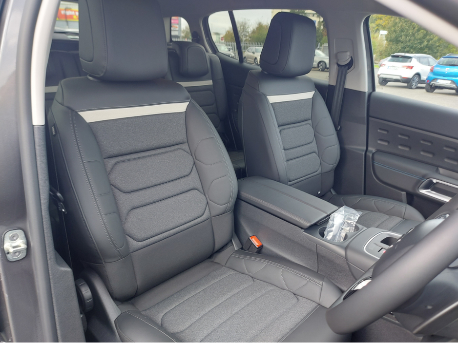 2026 Citroen C5 Aircross Plus Puretech 1.5 130BHP €47,185