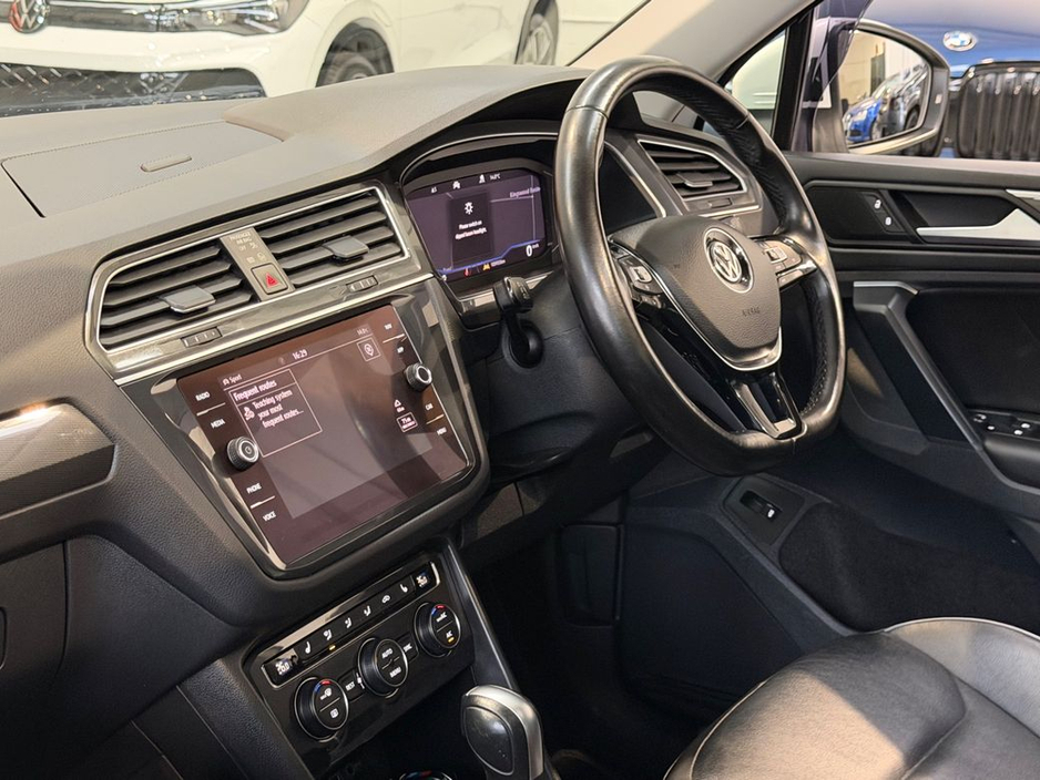 2020 Volkswagen Tiguan - image 20