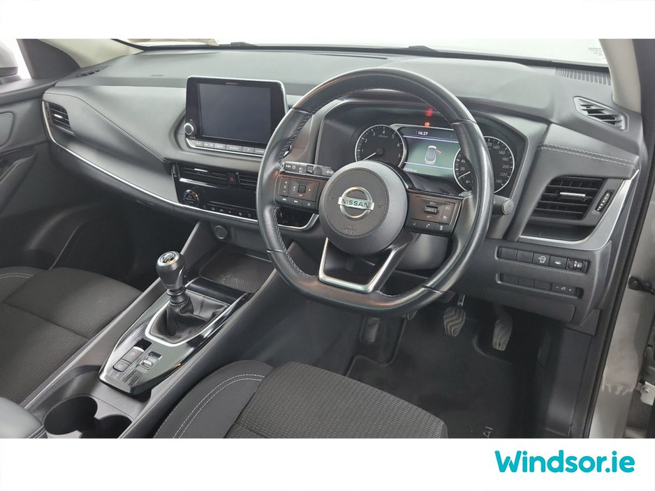 2022 Nissan Qashqai 1.3 PET MILD HYBRID SV + Glass Roof Rail Pack €25,995