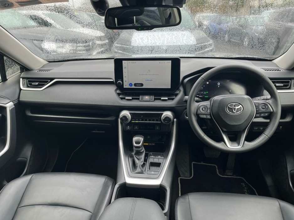 2025 Toyota Rav4 - image 8