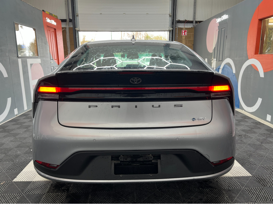 2025 Toyota Prius - image 3