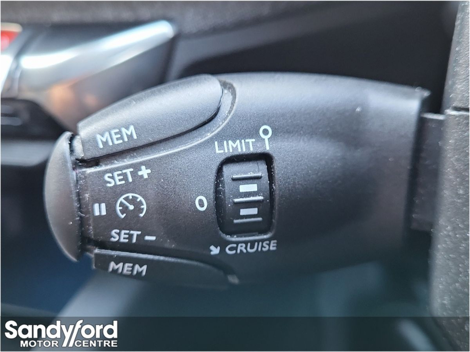 2018 Peugeot 3008 - image 25