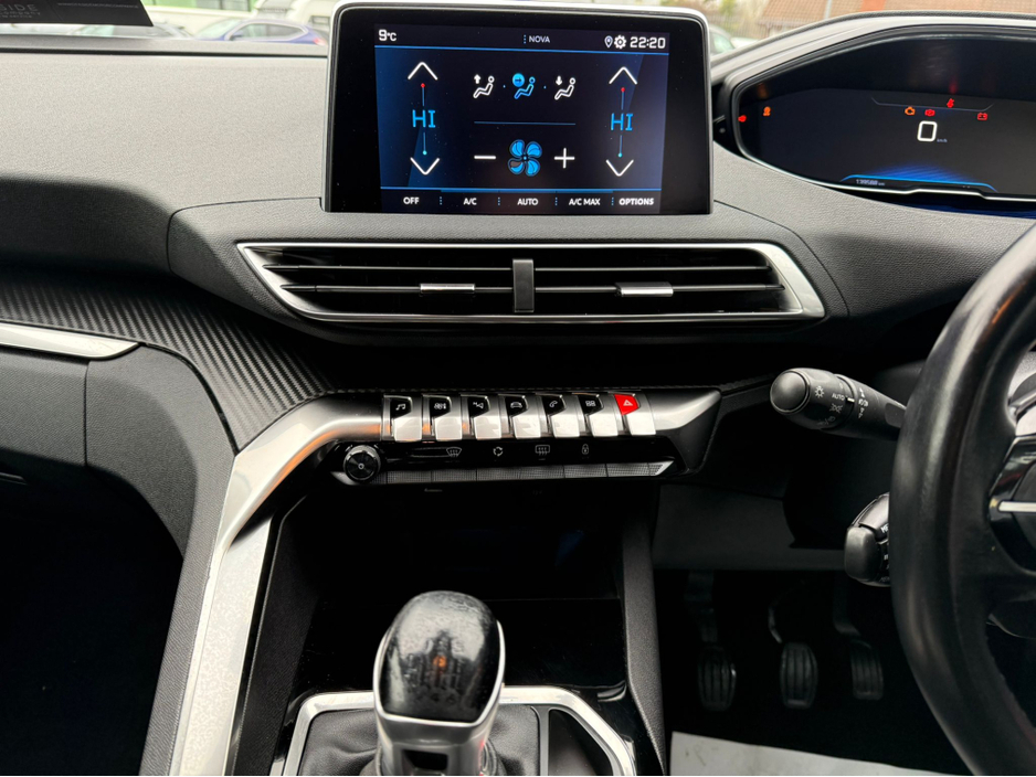 2019 Peugeot 3008 - image 25