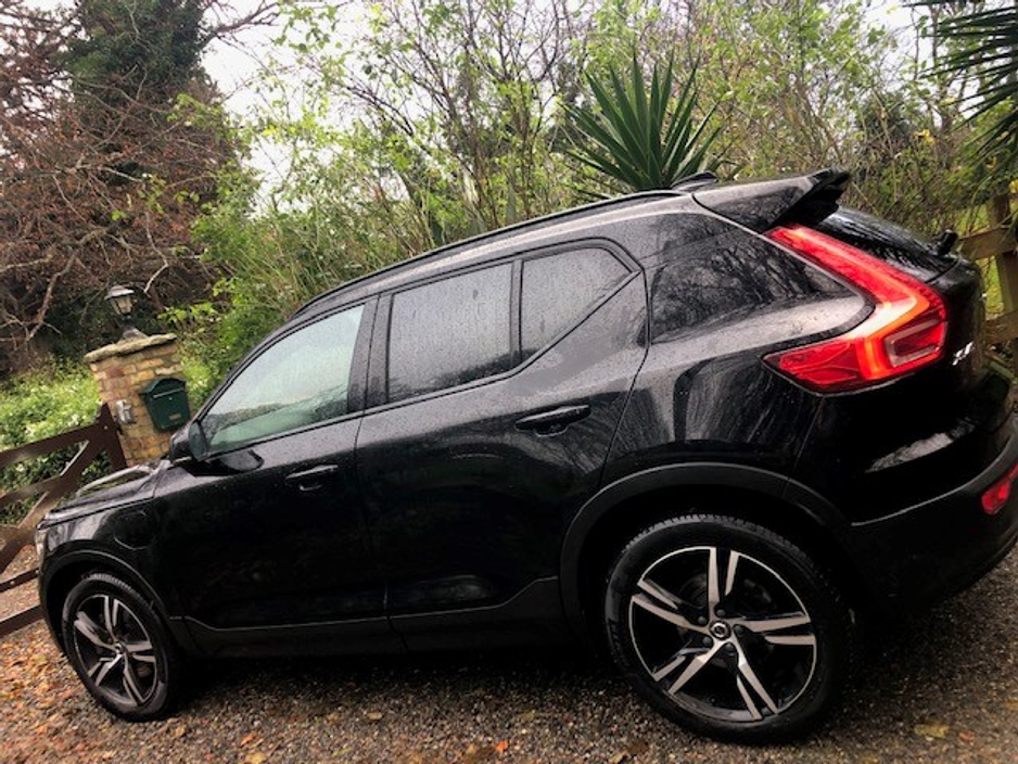 2021 Volvo XC40 - image 5