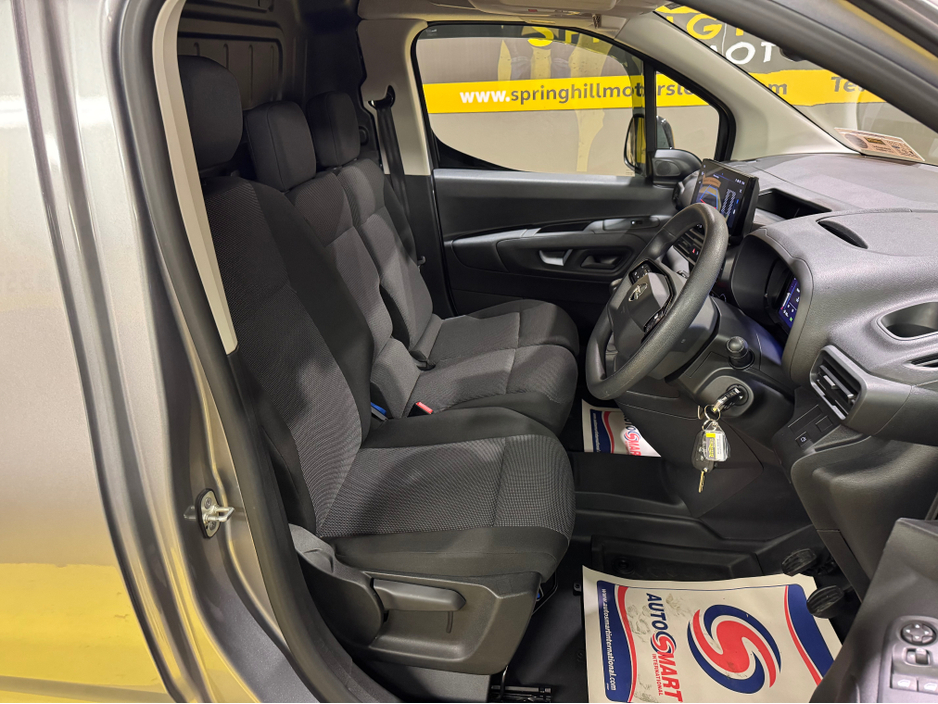 2024 Opel Combo SPORTIVE L1H1-1.5 100PS D-6SPEED TOP SPEC €19,950