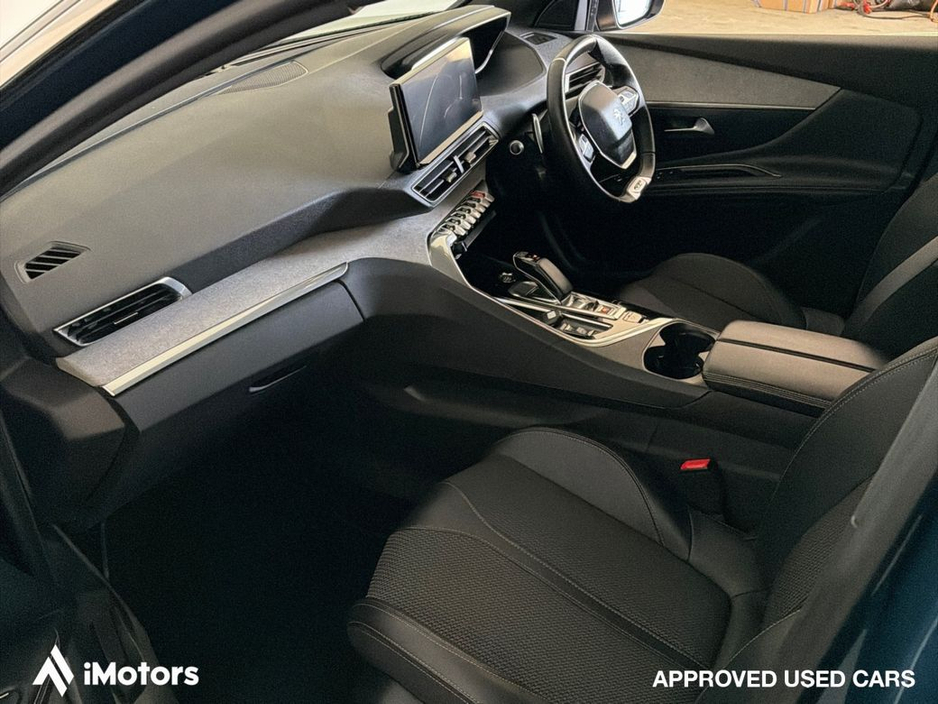 2023 Peugeot 3008 - image 12