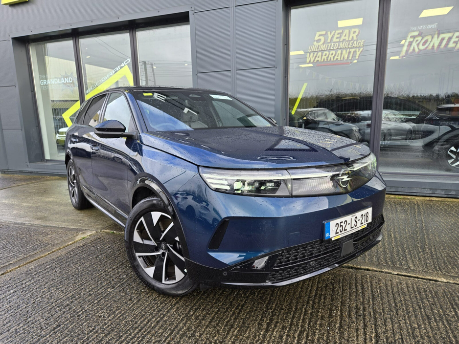 2025 Opel Grandland GS 73 kWh BEV €38,000