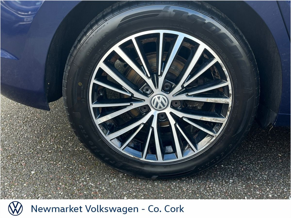 2019 Volkswagen Touran - image 9