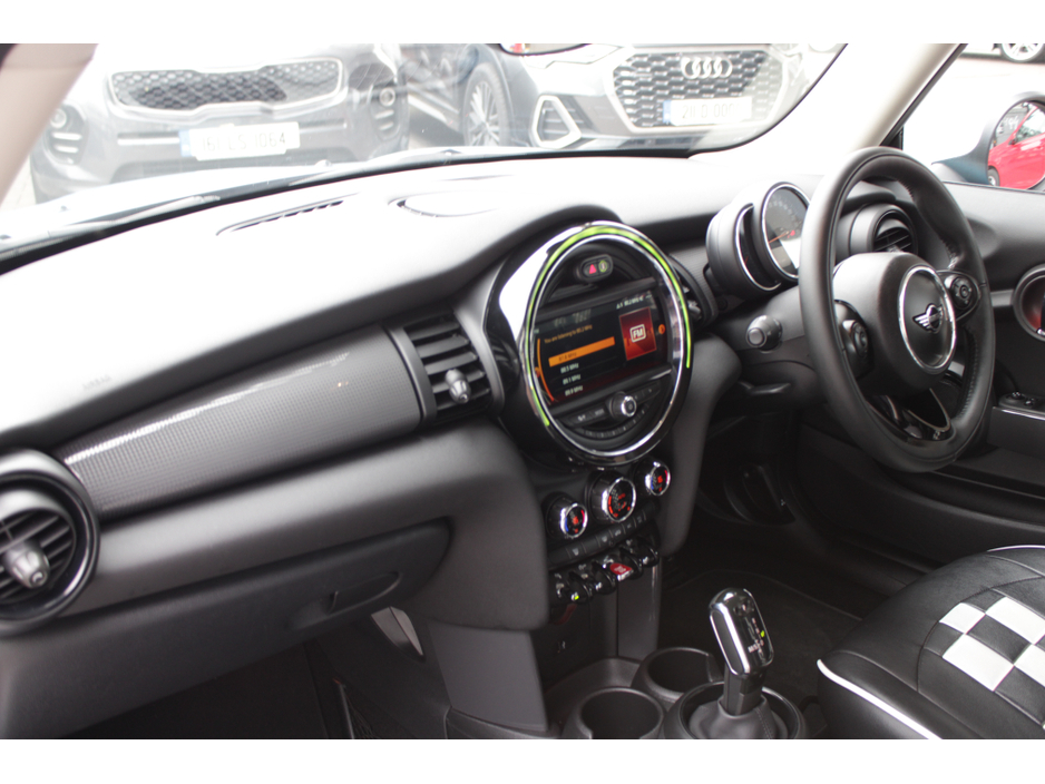 2018 MINI Cooper - image 22