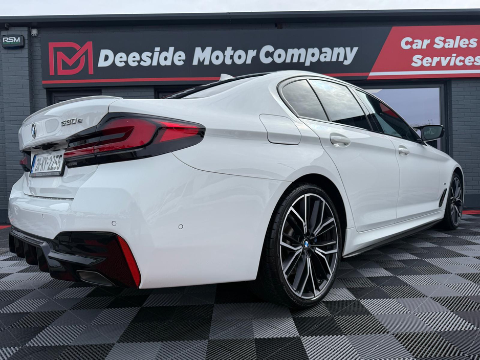 2021 BMW 5 Series - image 18