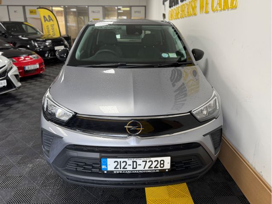 2021 Opel Crossland - image 2