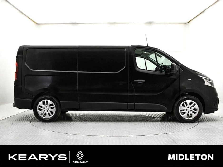 2021 Renault Trafic LL30 ENERGY DCI 145 Sport EX Vat. €21900 inc €17,878