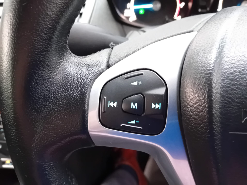 2013 Ford Fiesta - image 19