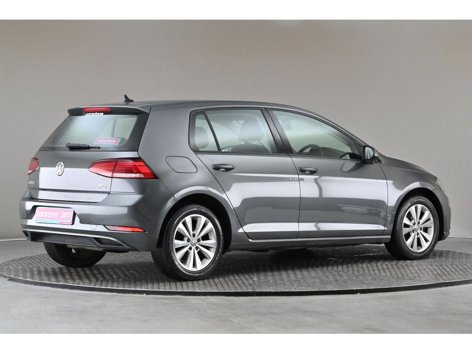 2017 Volkswagen Golf - image 10