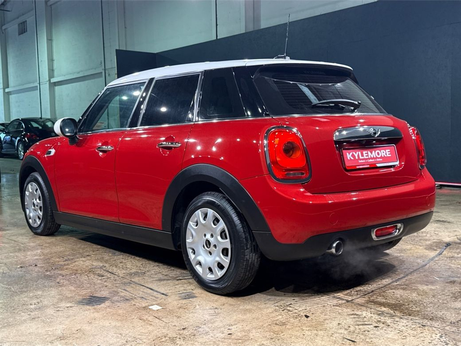 2016 MINI One - image 5