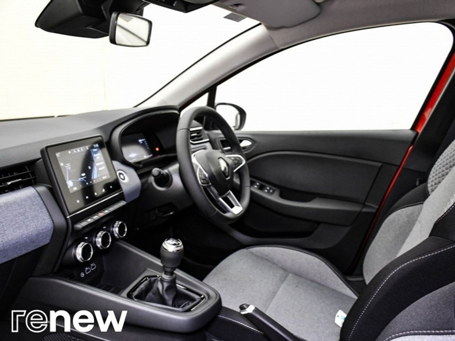 2025 Renault Clio - image 5