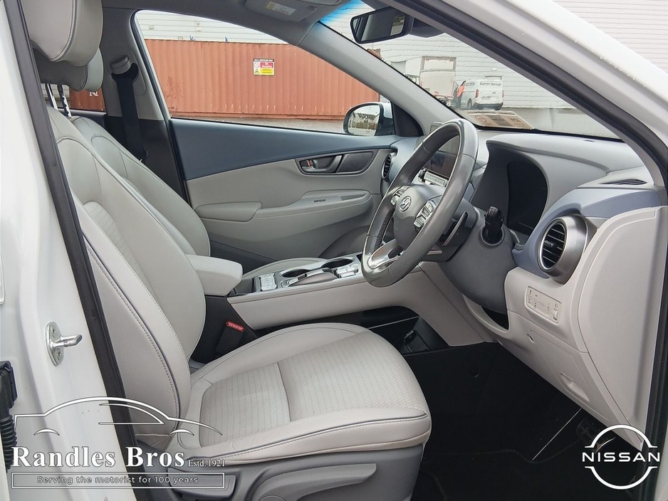 2020 Hyundai Kona - image 10