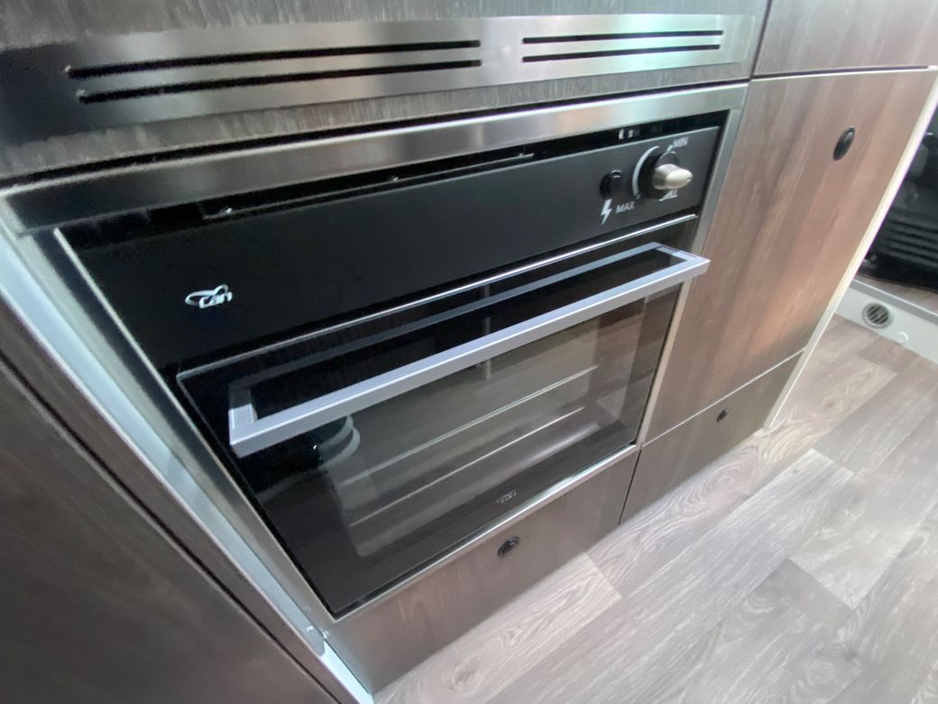 2026 Ford Transit Custom - image 11