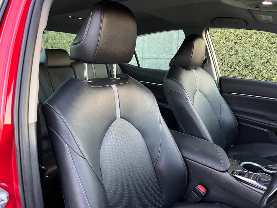 2019 Toyota Camry WS AUTOMATIC HYBRID 2.5 PETROL //HIGH SPEC//FULL LEATHER HEATED SEATS//HEAD UP DISPLAY//KEYLESS ENTRY// €26,950