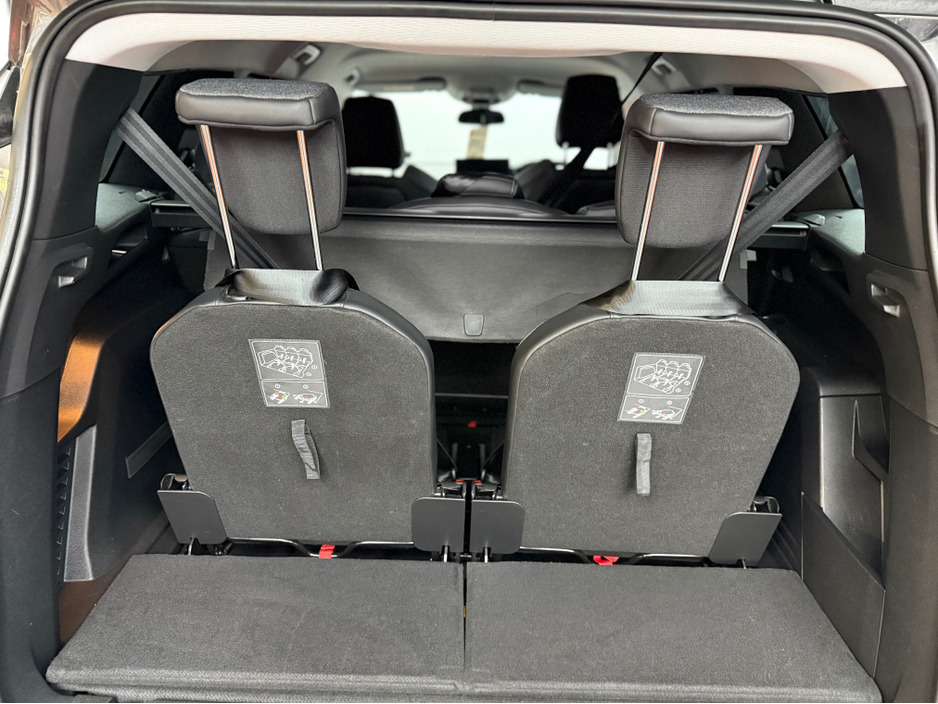 2022 Peugeot 5008 - image 18