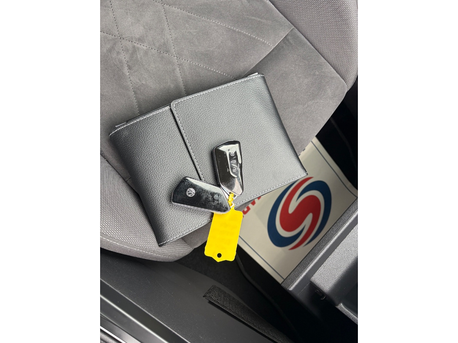 2020 Volkswagen Golf - image 23