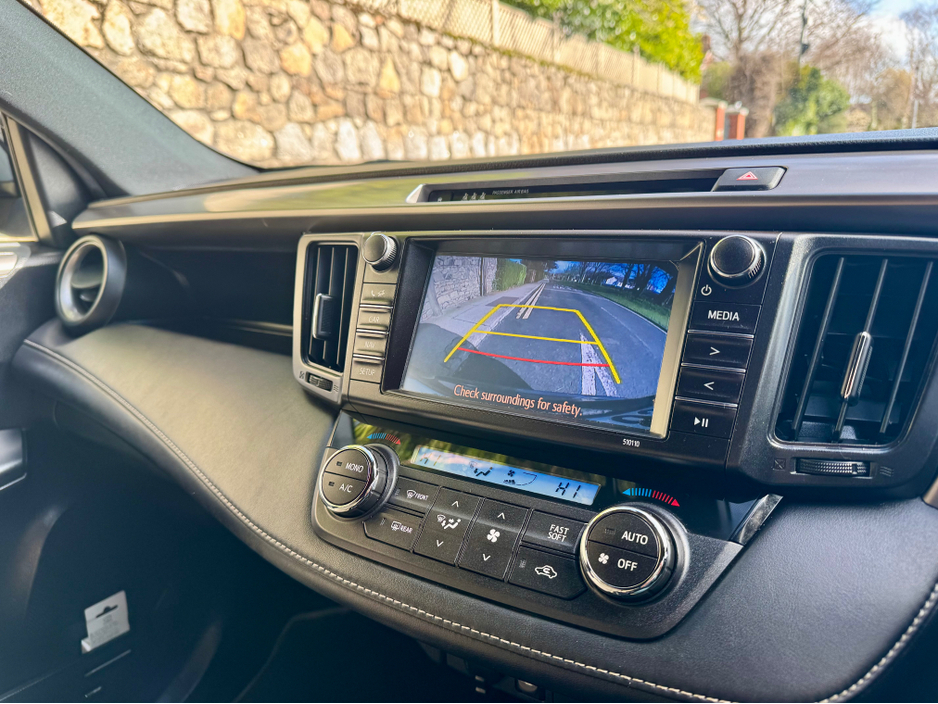 2017 Toyota Rav4 - image 21