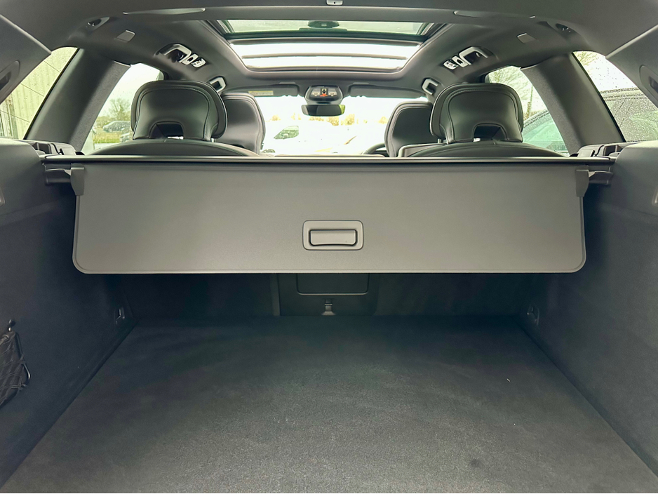 2025 Volvo XC60 AWD T6 TOP SPEC