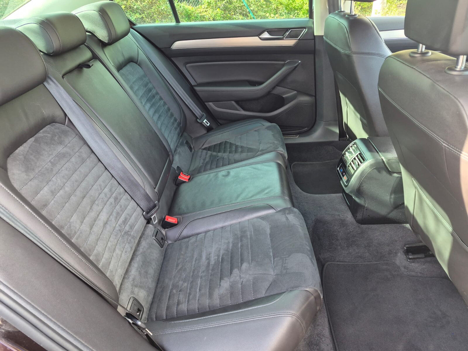 2015 Volkswagen Passat - image 16