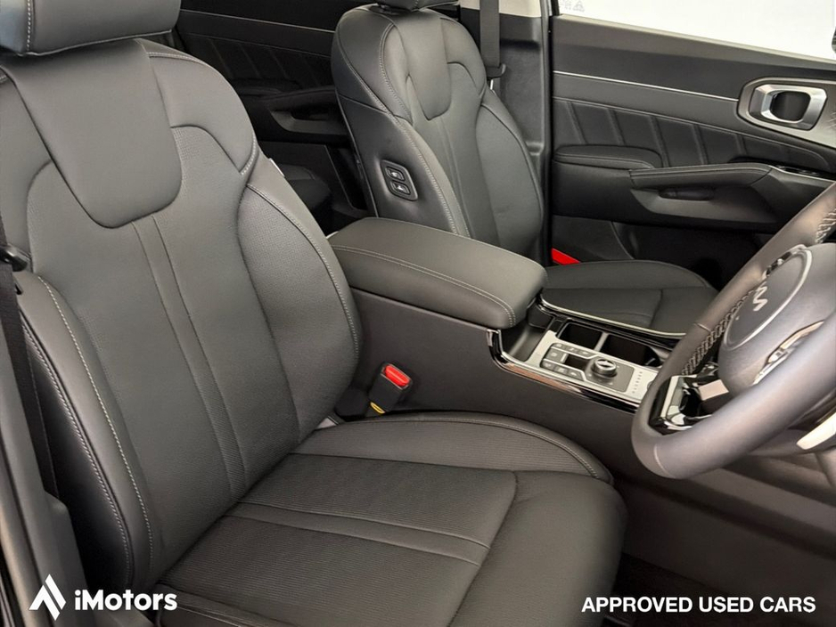 2025 Kia Sorento - image 21