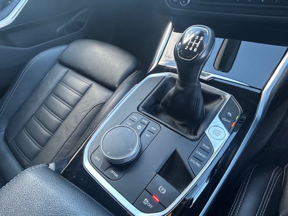 2020 BMW 3 Series - image 18