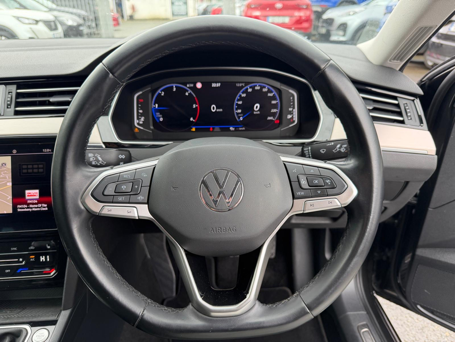 2021 Volkswagen Passat - image 16