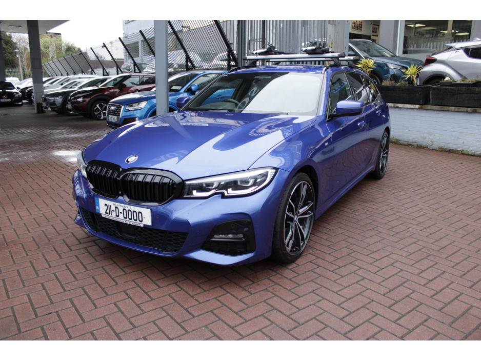 2021 BMW 3 Series - image 8