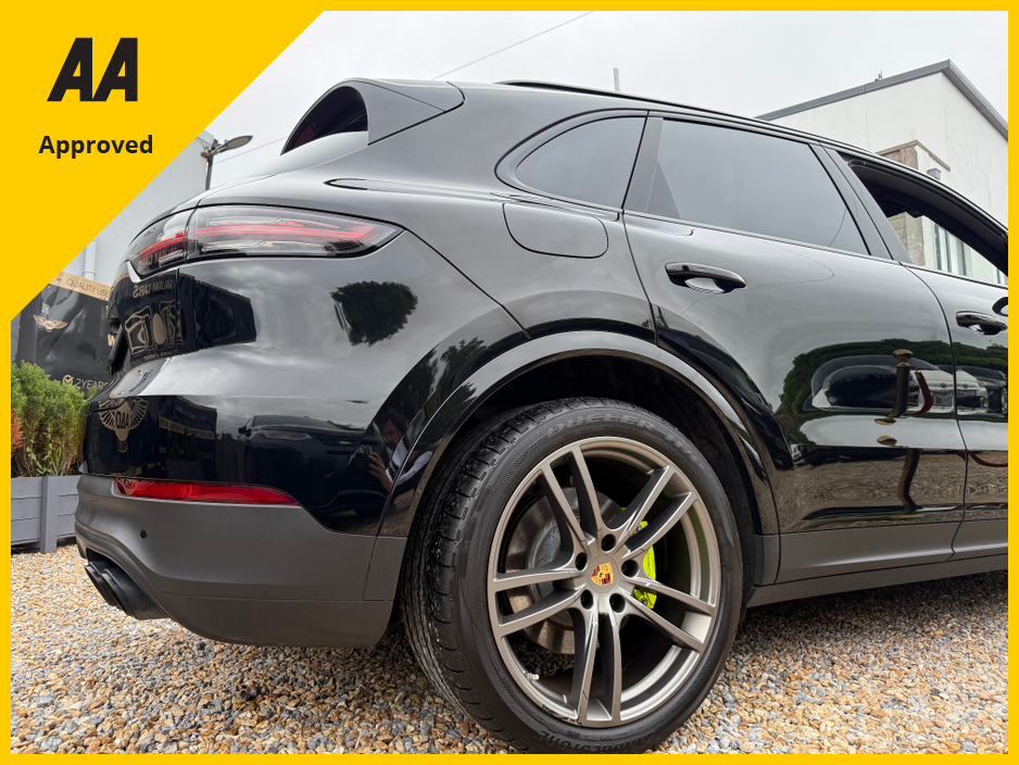 2023 Porsche Cayenne - image 45