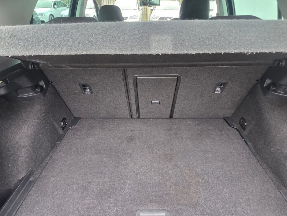 2014 Volkswagen Golf - image 13