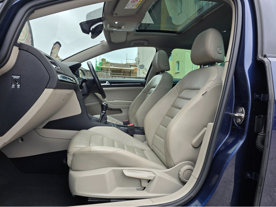 2016 Volkswagen Golf - image 12