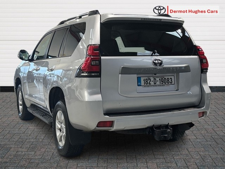 2018 Toyota Landcruiser - image 2