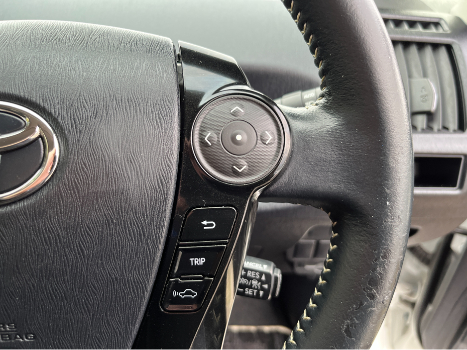 2018 Toyota Prius+ - image 22