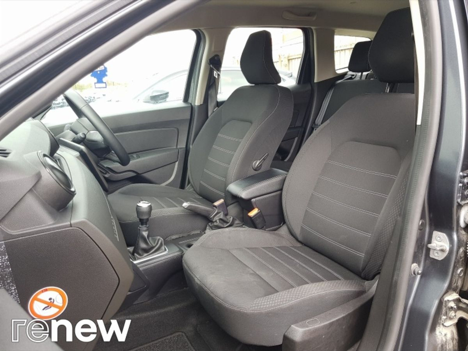 2022 Dacia Duster - image 5