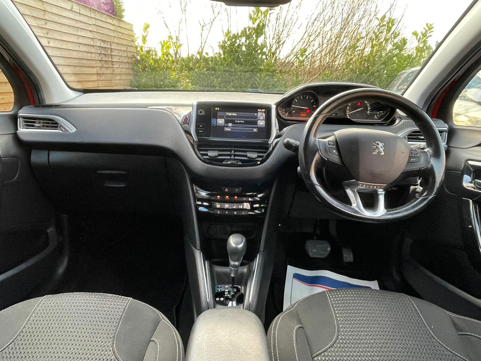 2017 Peugeot 208  €10,950